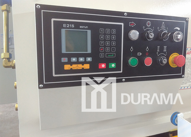 DRS-832 Hydraulic Shearing Machine (Swing Beam Type)