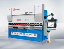 Prensa plegadora CNC hidroel&eacute;ctrica DRPE-10032 con CNC Delem DA66T